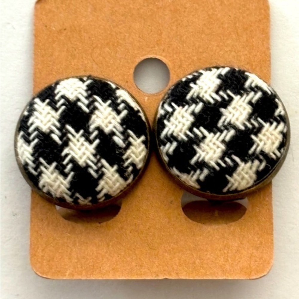 Houndstooth Fabric Button 20mm Clip On Earrings, NWT, Handmade, Unworn